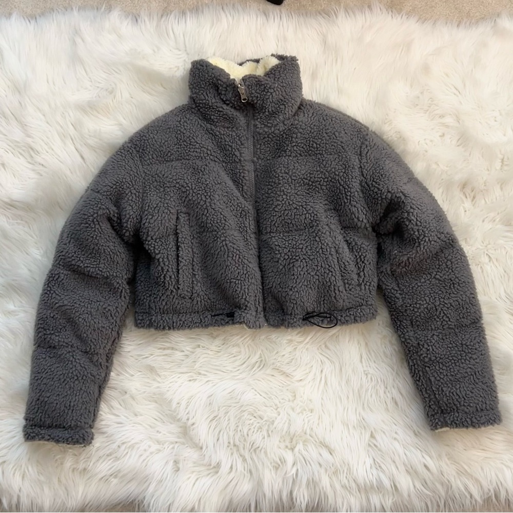 Missguided Reversible Grey and Cream Cropped Puffer